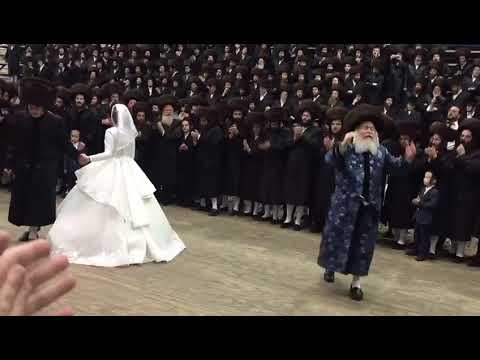 Bobover Rebbe Dancing Mitzvah tantz At His Son's Weding - 8 Sivan 5778