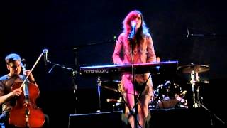 Julia Holter (4) Maxim's I @ Flow 2013.8.11, Helsinki