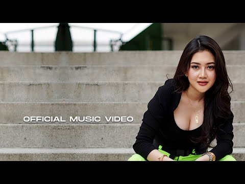 Veni Nur - Aku Mau Jadi Orang Kaya (Official Music Video)