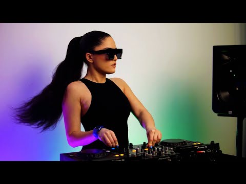 Ellie Mary - YEARMIX 2022 | Tech House Mix