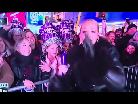 Diana Ross im coming out timesquare ball drop 2025