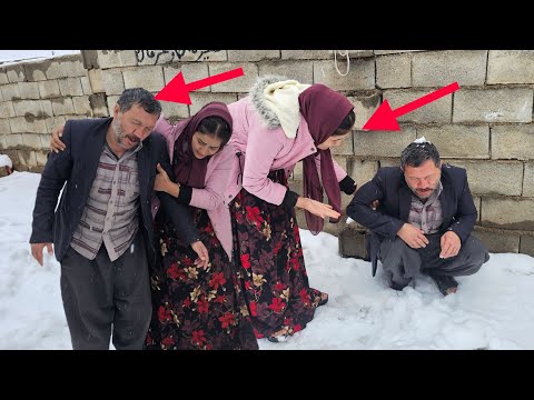 : "Freezing in the snow! Hajar's father was kicked out of the house by Ismail ❄️😢"