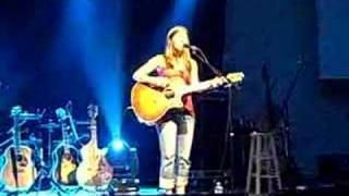 Bethany Dillon - Hallelujah (Live)