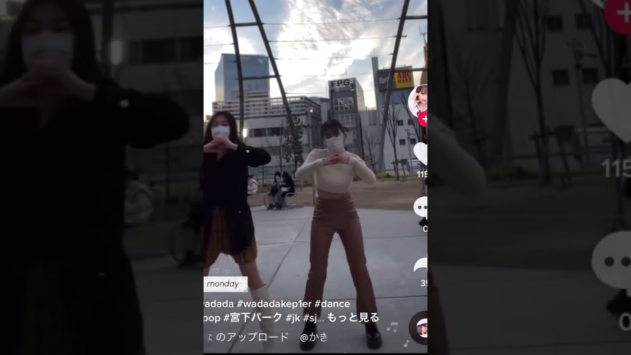 右のJKが最高にえちえちな体