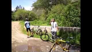 preview picture of video 'bicicletas de montaña. Rio Uravia'