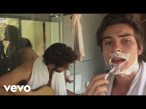 Dvicio - Enamorate (en el Baño)