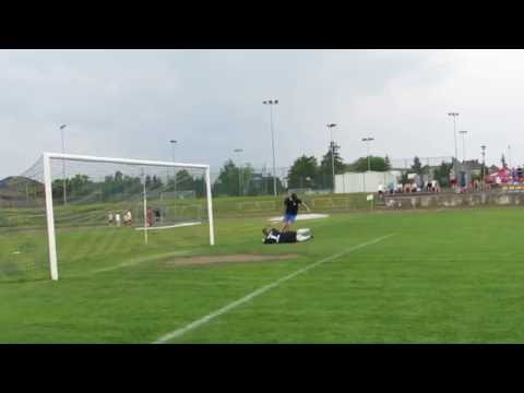 25-lecie OKS-u Olesno (Turbokozak) - Kowalczyk sam na sam z bramkarzem