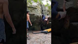 Video thumbnail of Le Grand Toit (droite), 7a. Fontainebleau