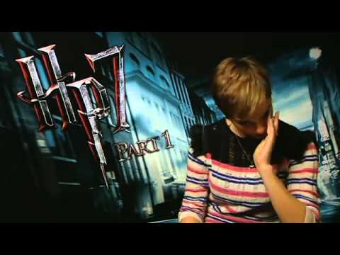 download lagu mp3 mp4 Emma Watson Cant Stop Laughing, download lagu Emma Watson Cant Stop Laughing gratis, unduh video klip Emma Watson Cant Stop Laughing