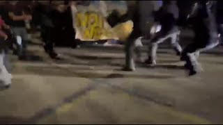 Torino, manifestazione di Askatasuna: la polizia carica e usa gli idranti