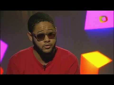 Apresentador  zomba de resposta do EMICIDA