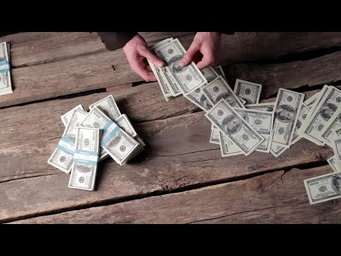 THE HISTORY OF MONEY | LISTEN AND READ | A2 | MOETENGLISHCLUB.COM