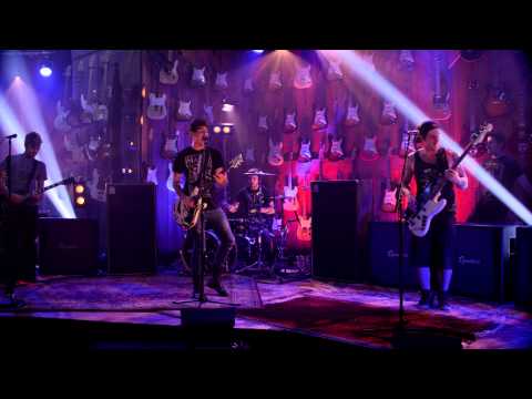 Videoclip de Somewhere In Neverland (Live) — All Time Low