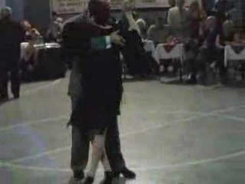  Maria Nieves  and  Carlos Eduardo Gavito  are  dancing  to  the  tango  "  Café Domínguez  "