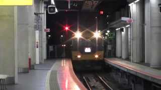 近鉄特急/16010系・喫煙室設置更新済み編成と16600系Aceとの併結列車・阿倍野橋にて