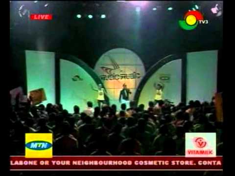 atumpan performs the thing...(music music)