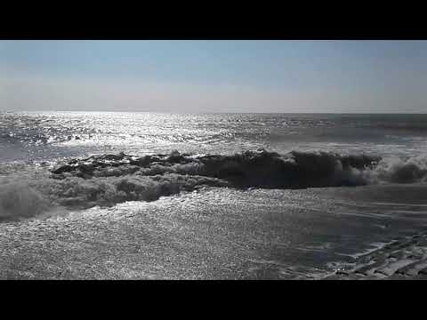 красиво штормит 1 марта 2019 в 13:35, пляж Зенит