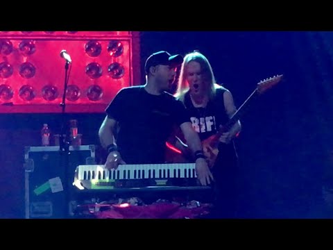 Videoclip de In Your Face (Final Show in Helsinki Ice Hall 2019) — Children of Bodom