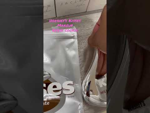 HERSHEY’s KISSES MILK CHOCOLATE MAKEUP 🍫 MARSHALL’s Robin Cookie