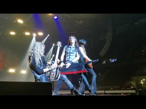 Whitesnake - Crying in the rain (incl solos) live @ Helsinki Icehall 2022 June 6th