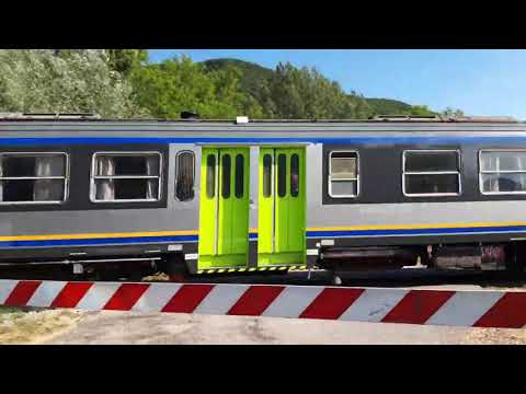 Passaggio a livello delle sorgenti del peschiera // level crossing