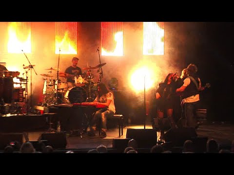 Ignore The Sign-Premiere Theater am Aegi 13. Mai 2016