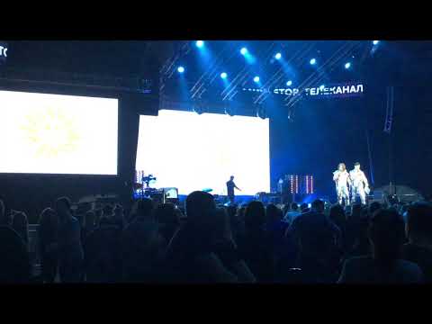 Космические костюмы от бренда KGB дизайнеров Галины и Николая Бирюковых для ведущих  Europa Plus TV