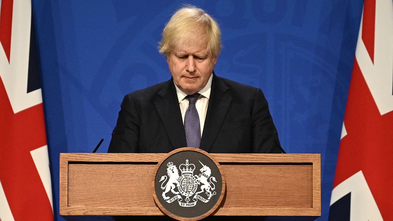 Boris Johnson urges use of Covid vaccine passports