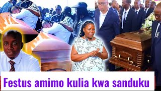 Download lagu Amazingly, Festus is right next to the box😲 mp3