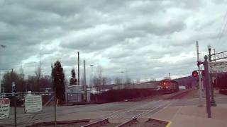 preview picture of video 'BNSF GP38 / SD40-2 Light Move In Sumner'