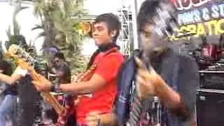 Download lagu 02 Five Minutes Teman Biasa - Student Day SMANELA mp3