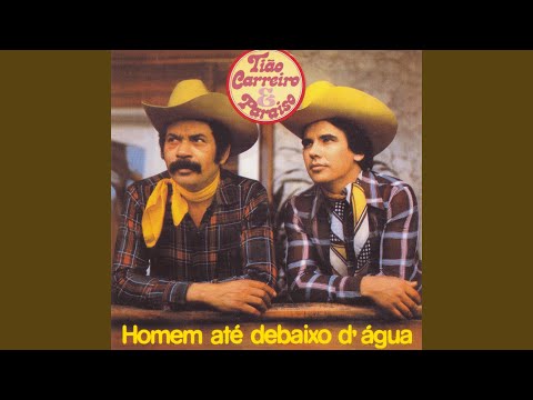 Homem até debaixo d'água