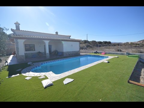 OFF THE MARKET - Villa Rosaleda AH 11259 - Very well priced villa with a swimming pool