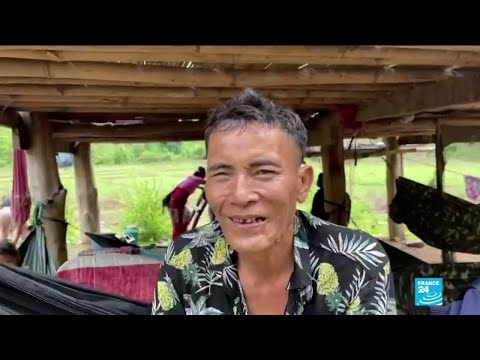 Thousands of Myanmar villagers poised to flee violence to Thailand