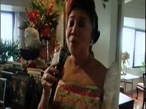 Ruby Wax interviews Imelda Marcos