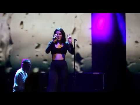 Jessie J  - Who you are (Live, WE Day UK)