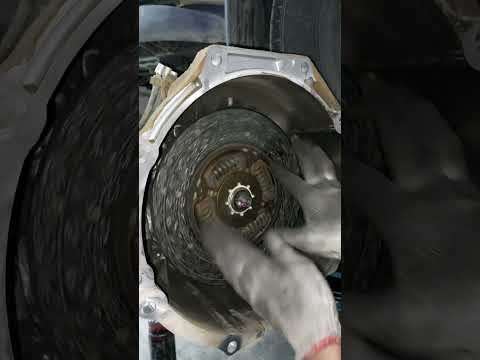 HILUX Replace Clutch kit 🛠️