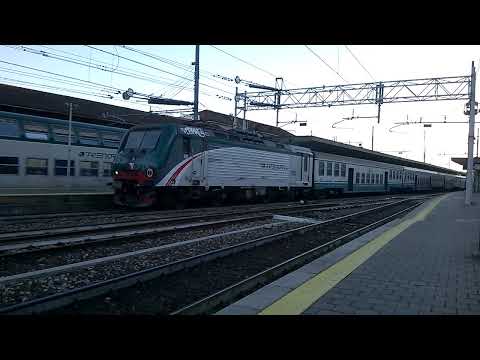 E464 073 Trenord+3 piano ribassato 1965 + 2 1973 - Monza 05/01/2015