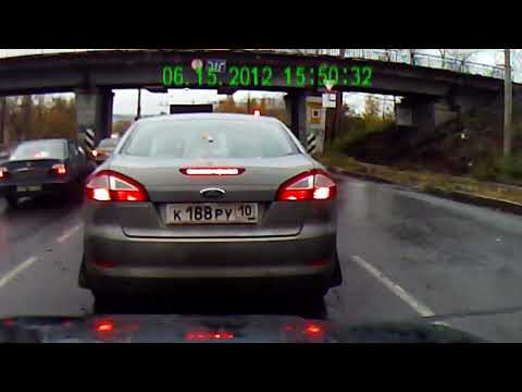 Зил без тормозов залетел под мост в Петрозаводске (11.10.2012)