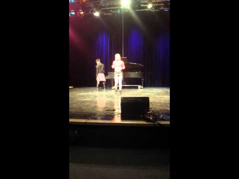 IX Trouble Maker - Now  on Stage.