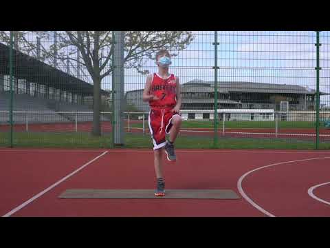 U10 Challenge neu, Aufgabe 13 Ball hochwerfen