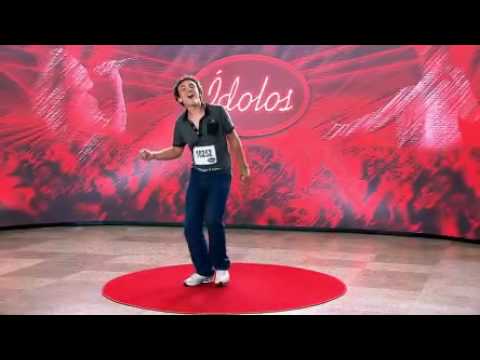 Ídolos 2010 - Bela a Feia - Eduardo de Sousa diverte jurados com originalidade
