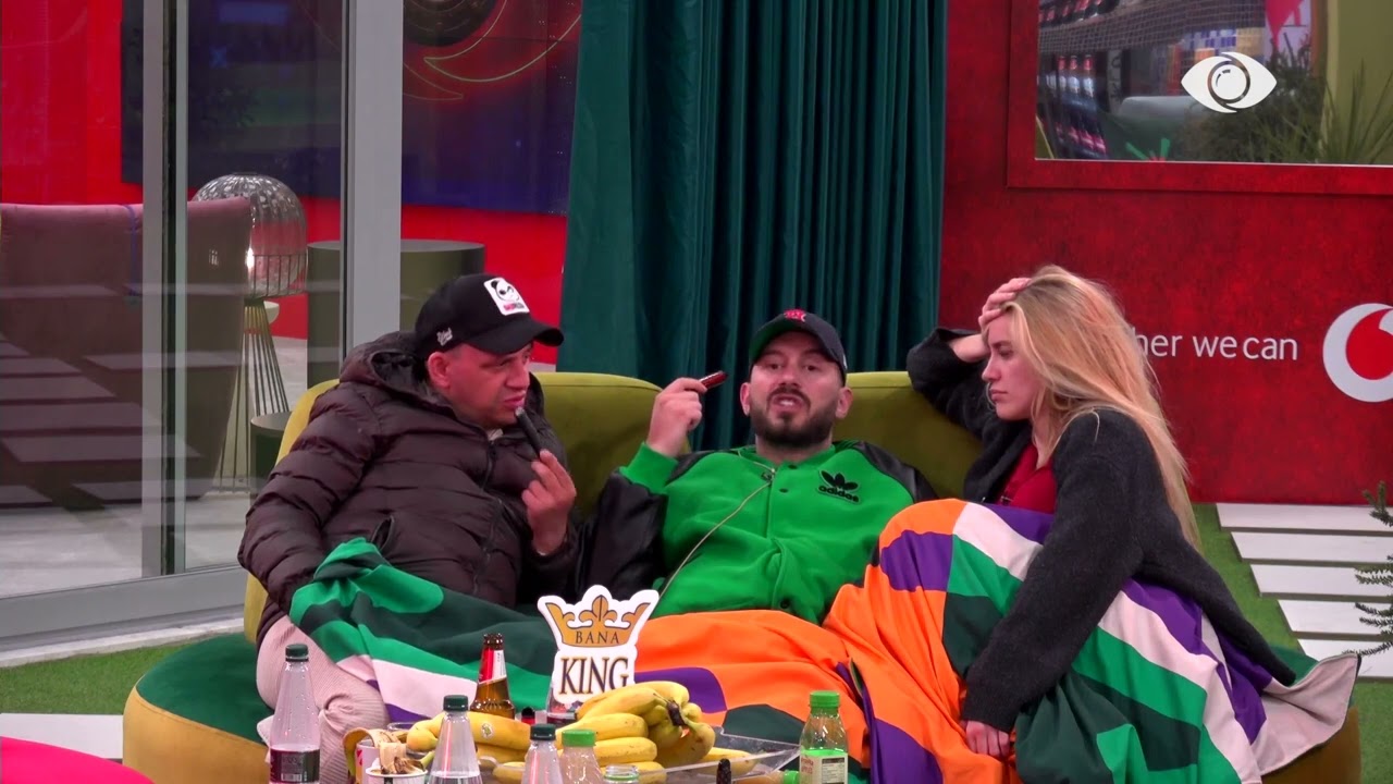 Heidi propozim Romeos dhe Elvisit: Të bëjmë sikur zihemi…