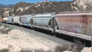preview picture of video 'Cajon Pass Northbound UP Manifest Train'
