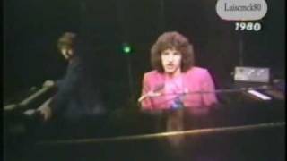 Bài hát Keep On Loving You - Nghệ sĩ trình bày REO Speedwagon