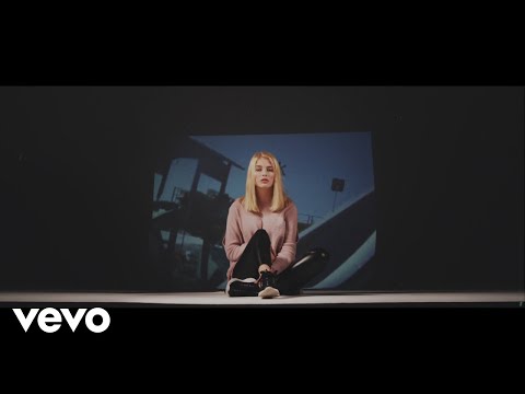 Jellina - Mama (Das Lyric-Fan-Video)