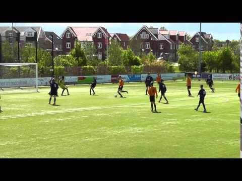 23 april 2016 VV De Meern A2 - PVC A1 com 9-1 aan de keeper ligt het niet