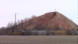 preview picture of video 'Union Pacific local at Boone coal mine slag pile'