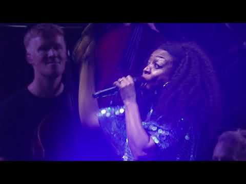 Ibiza Classics - Show Me Love Feat. Beverley Knight - Pete Tong, Heritage Orchestra, Jules Buckley