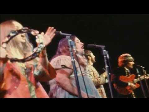 The Mamas & The Papas - California Dreamin' - Monterey 1967
